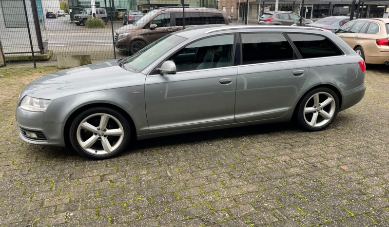 Audi A6 Avant full