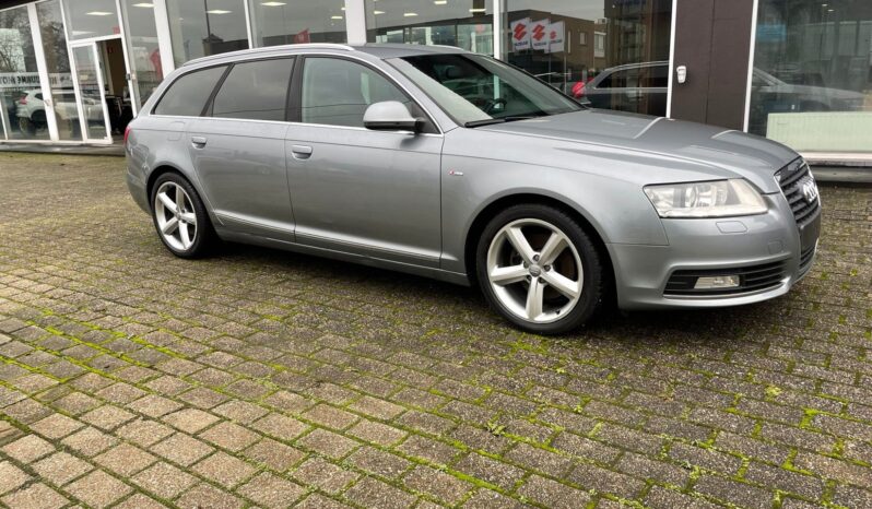 Audi A6 Avant full